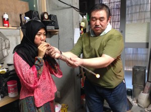 proses membuat kaca, untuk omiyage khas Jepang (Fuu rin)